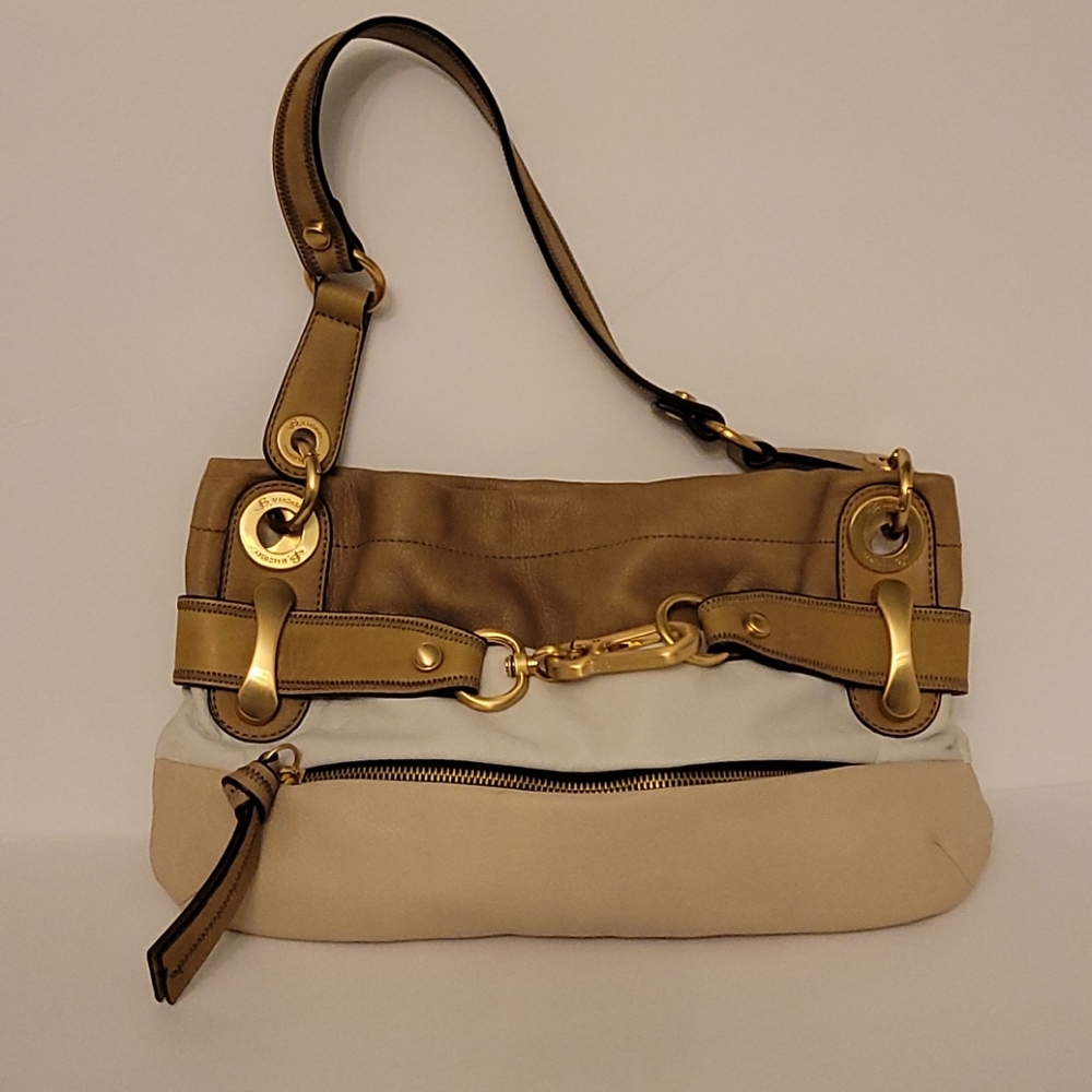 B. Makowsky women's hand shoulderbag bag white brown color with gold hardware